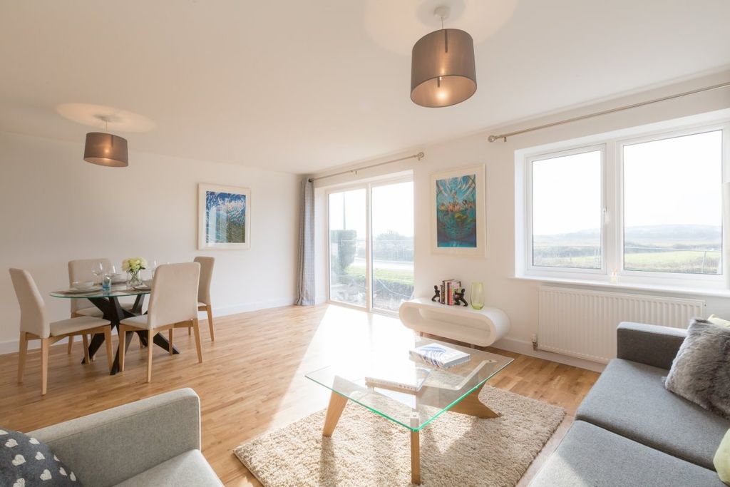 Property photo 3 of 6 4735982