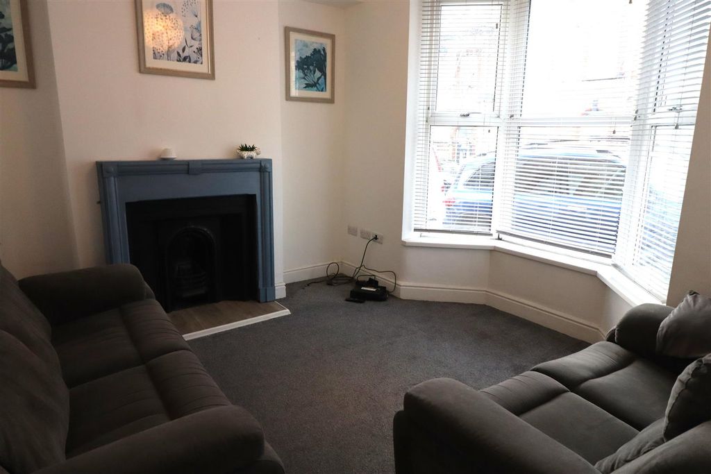 Property photo 3 of 11 Living Room.Jpg