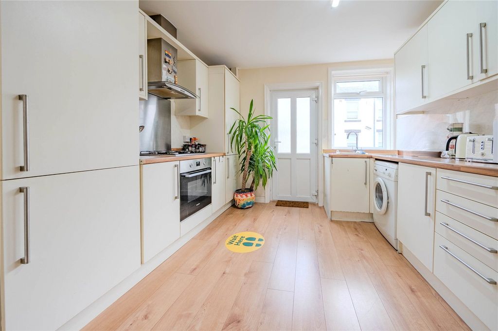 Property photo 2 of 12 Picture No. 03