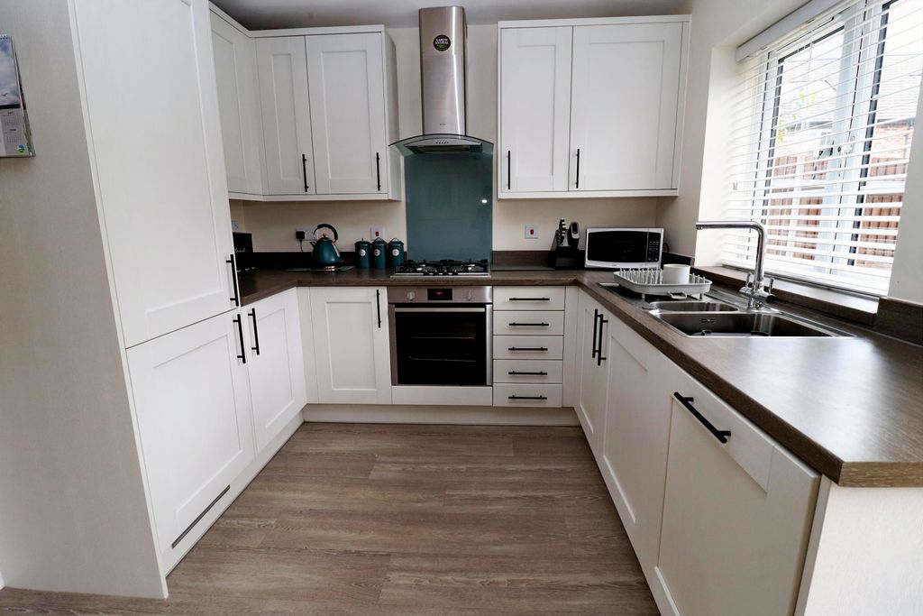 Property photo 3 of 12 3