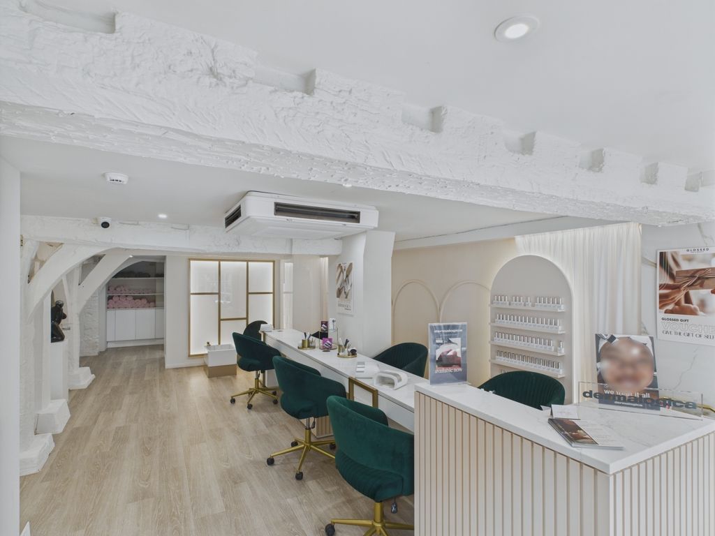 Property photo 2 of 9 Photo 4