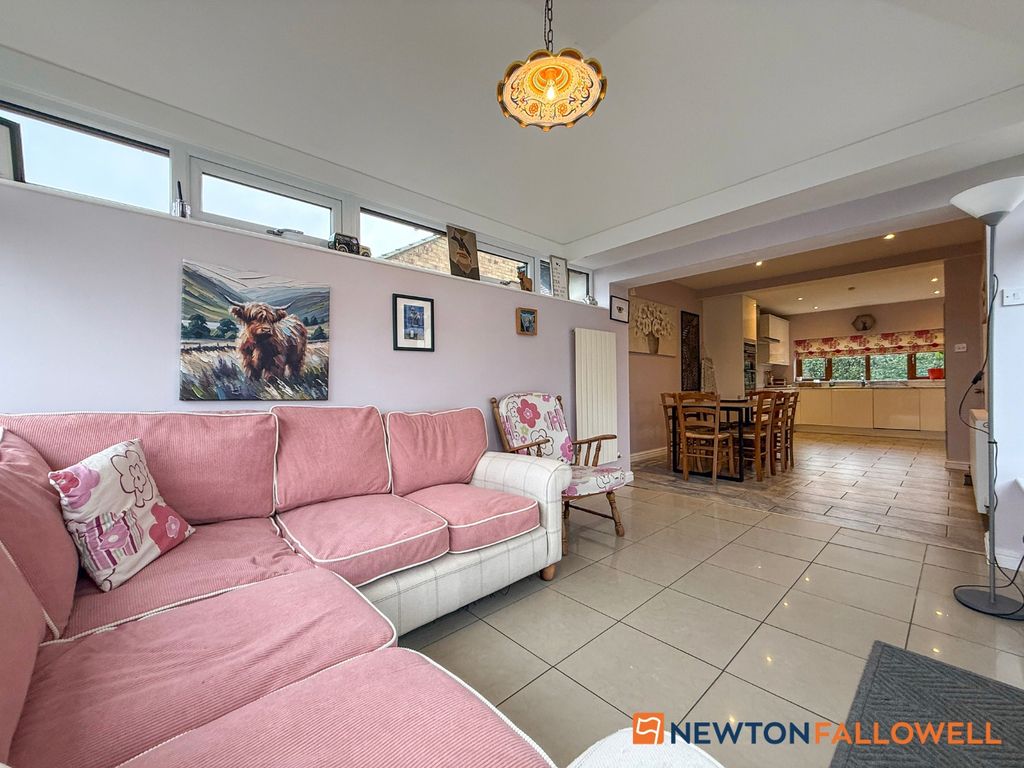 Property photo 2 of 33