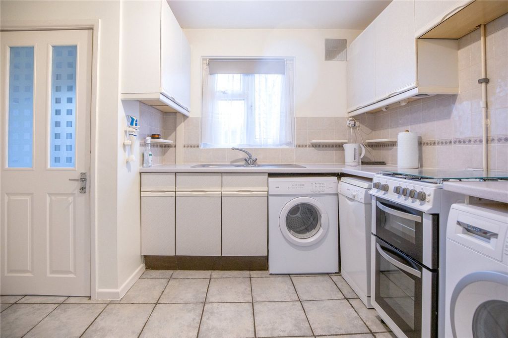 Property photo 3 of 14 Picture No. 11