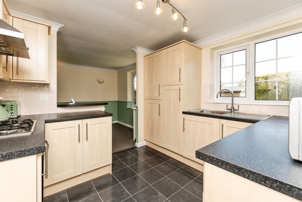 Property photo 2 of 13