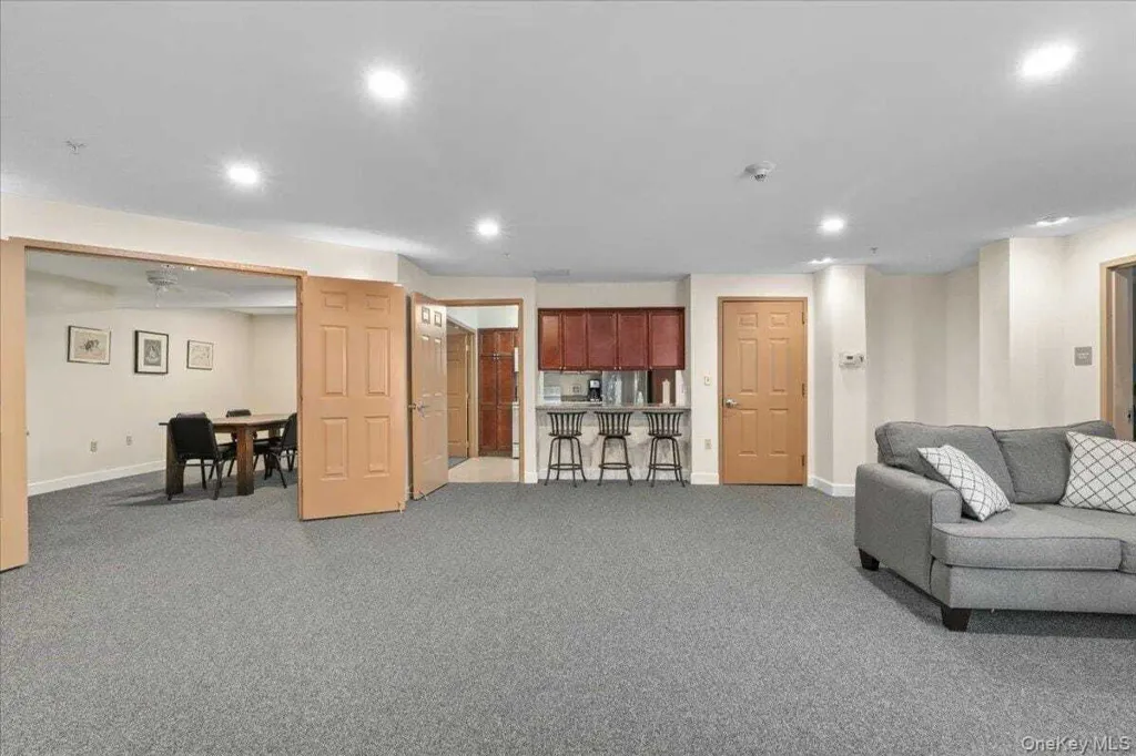 Property photo 3 of 21 <Alttext/>
