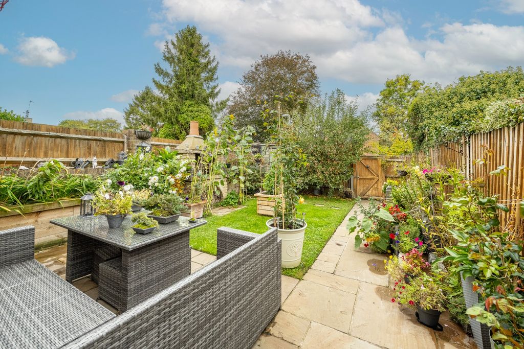 Property photo 2 of 18 4525623