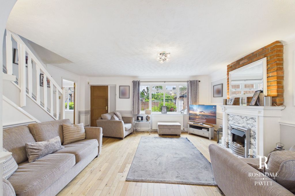 Property photo 3 of 35