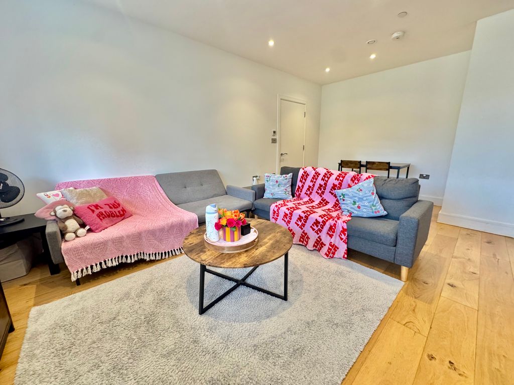 Property photo 2 of 12 Image