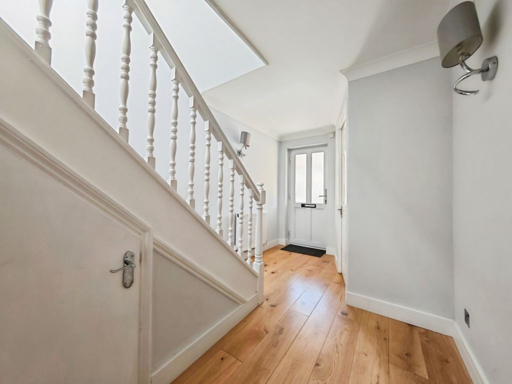 Property photo 2 of 19 Pbox-Img.Jpg