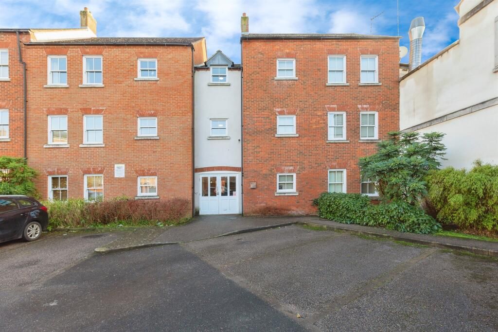 Property photo 2 of 12