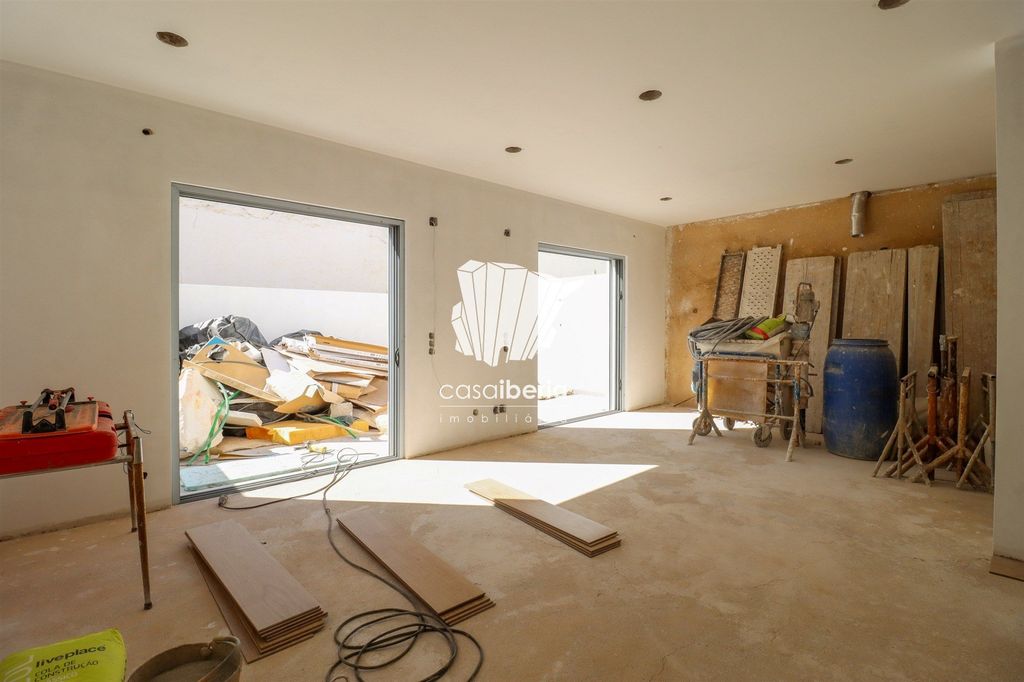 Property photo 3 of 39