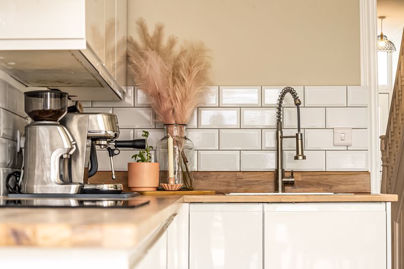 Property photo 2 of 37 .