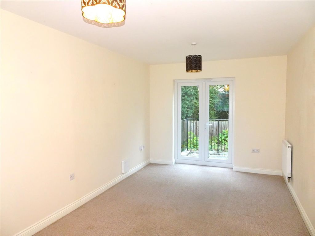 Property photo 3 of 19 Lounge