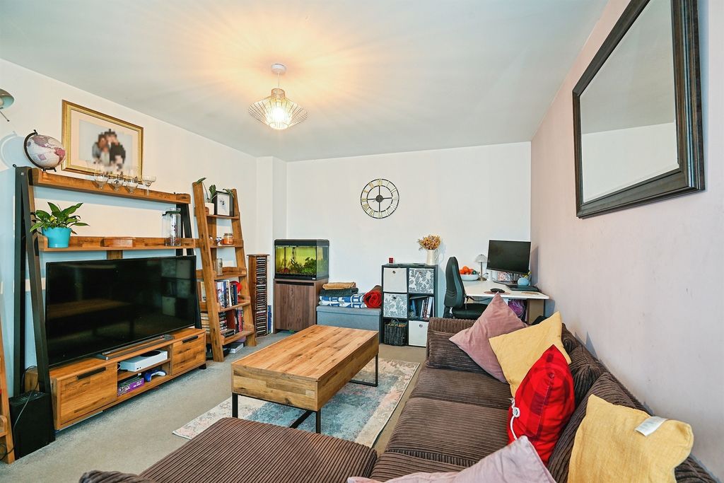 Property photo 2 of 11