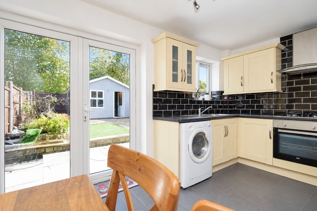 Property photo 3 of 38