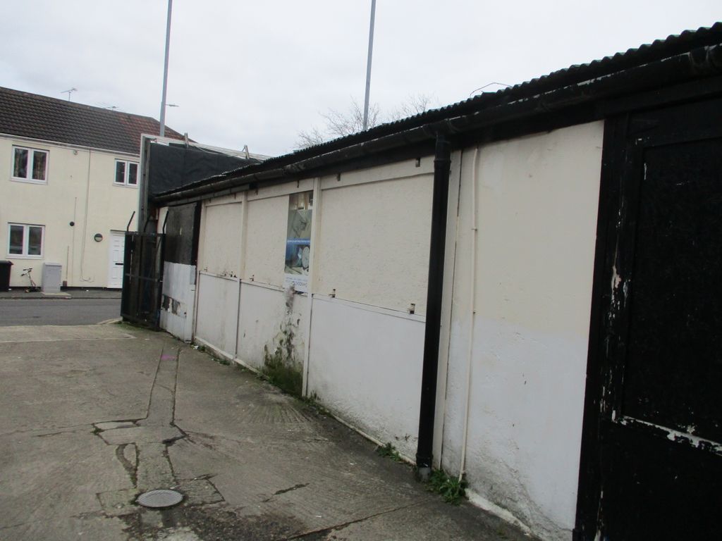 Property photo 1 of 2