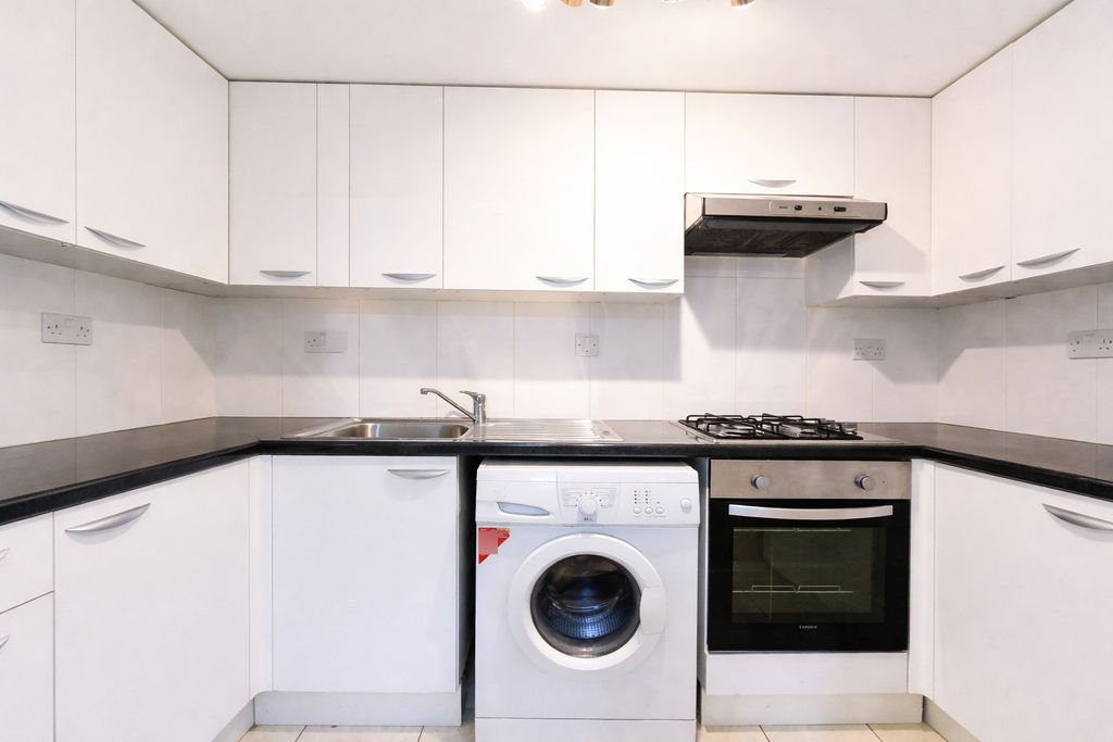 Property photo 3 of 9 Photo 2