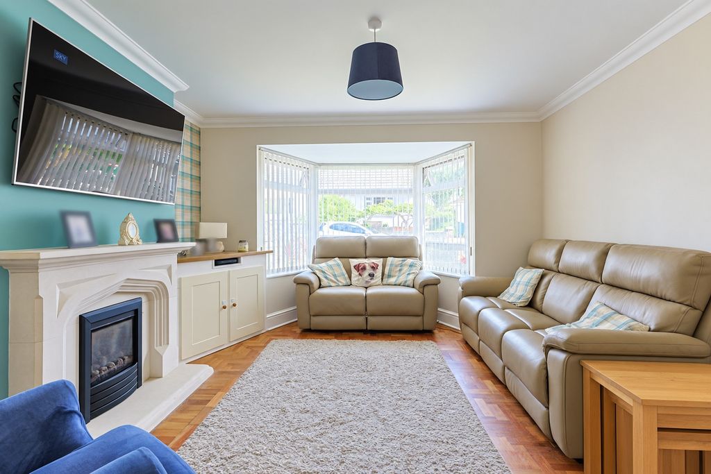 Property photo 2 of 15 5537973