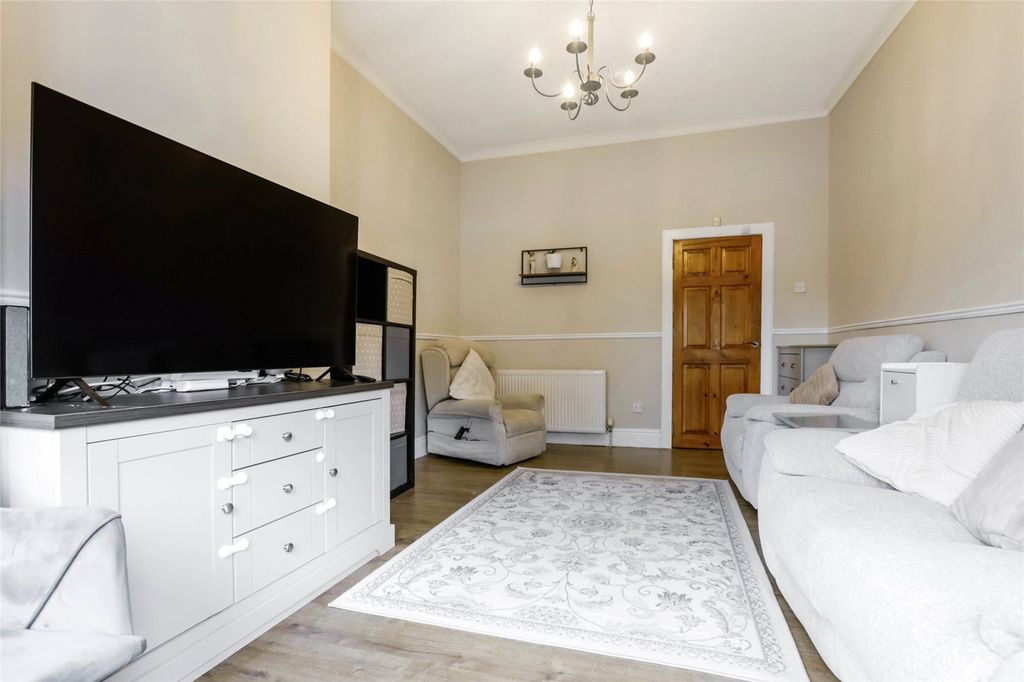 Property photo 3 of 19 Picture No. 06