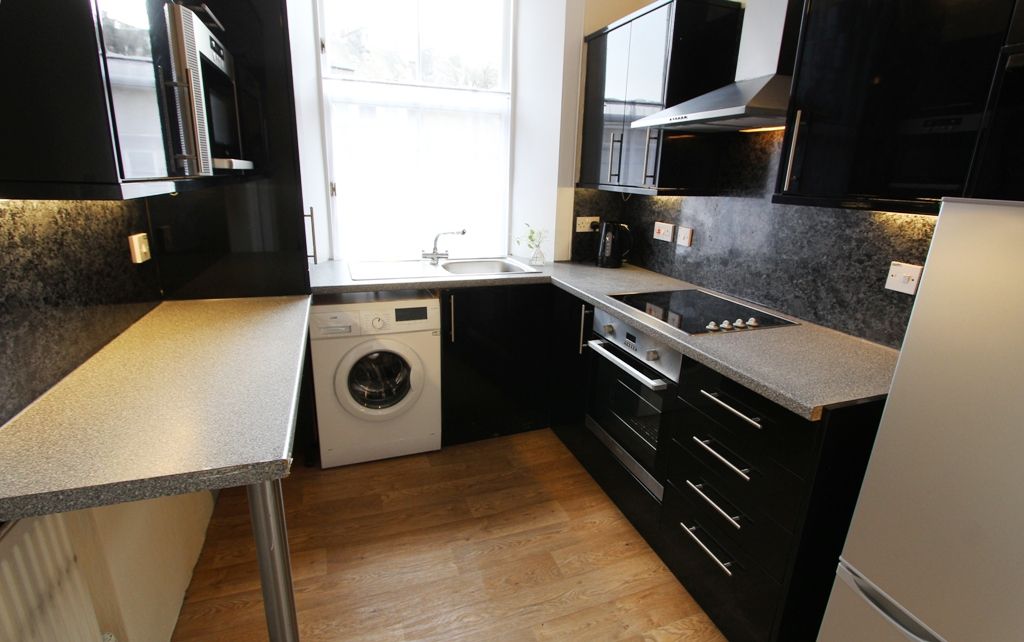 Property photo 2 of 5 Kitchen