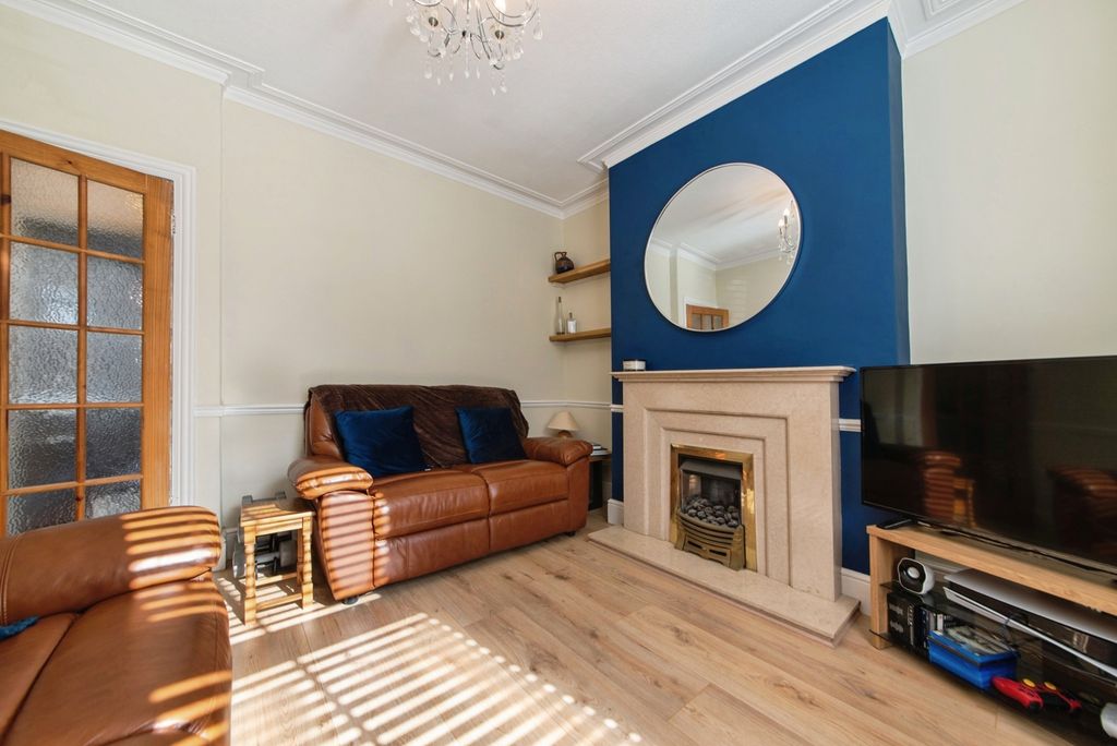 Property photo 3 of 24 Pbox-Img.Jpg