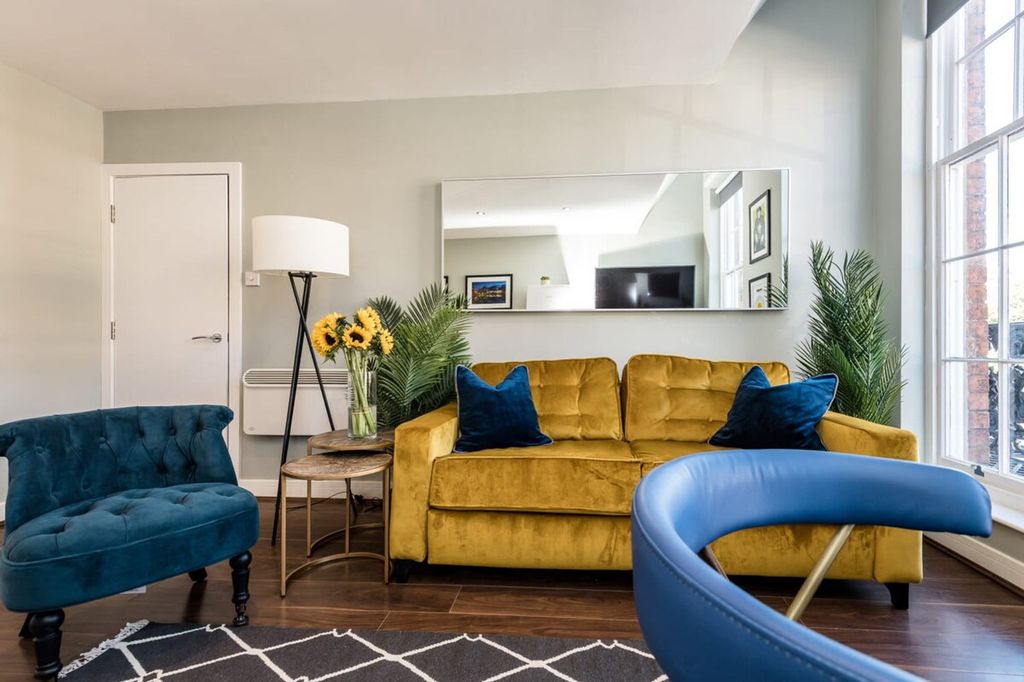 Property photo 1 of 14 Living Room