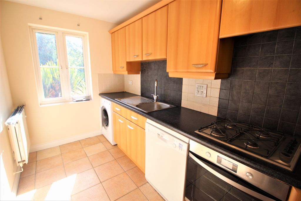 Property photo 2 of 10 Photo 03