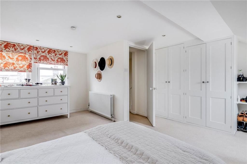 Property photo 3 of 5