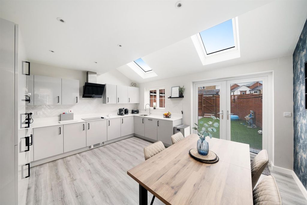 Property photo 2 of 23 Kitchen/Diner