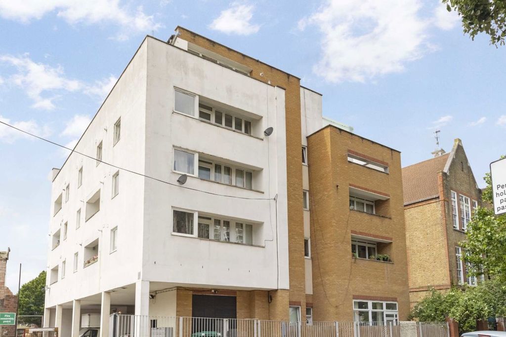 Property photo 1 of 6