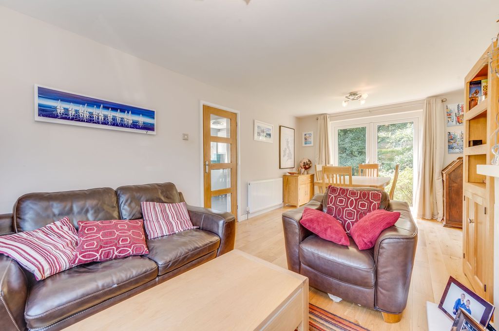 Property photo 2 of 19