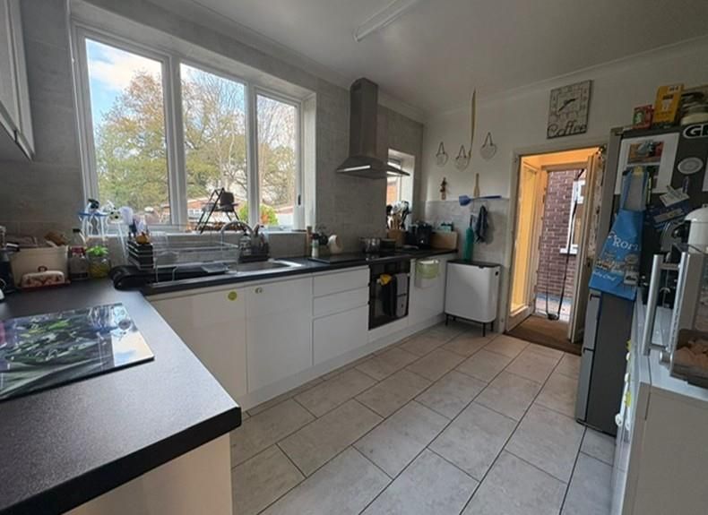 Property photo 2 of 15 Kitchen