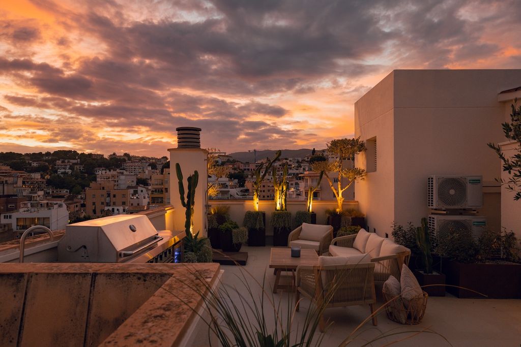 Property photo 1 of 23 Penthouse Dusk - 004.Jpg