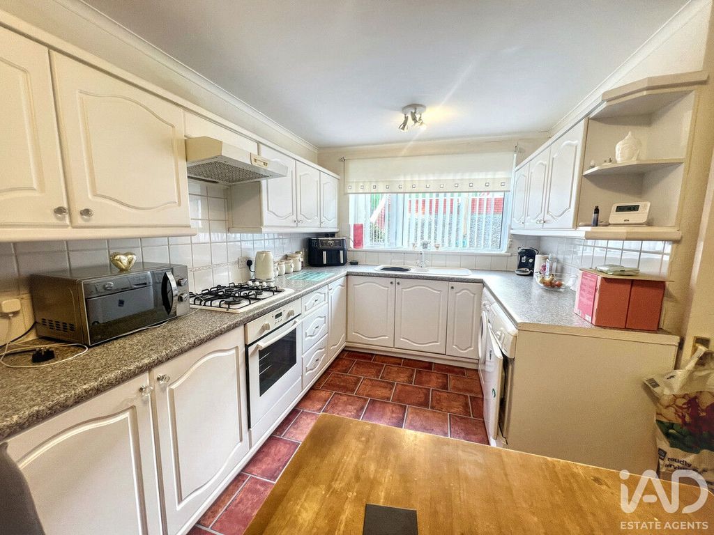 Property photo 3 of 15