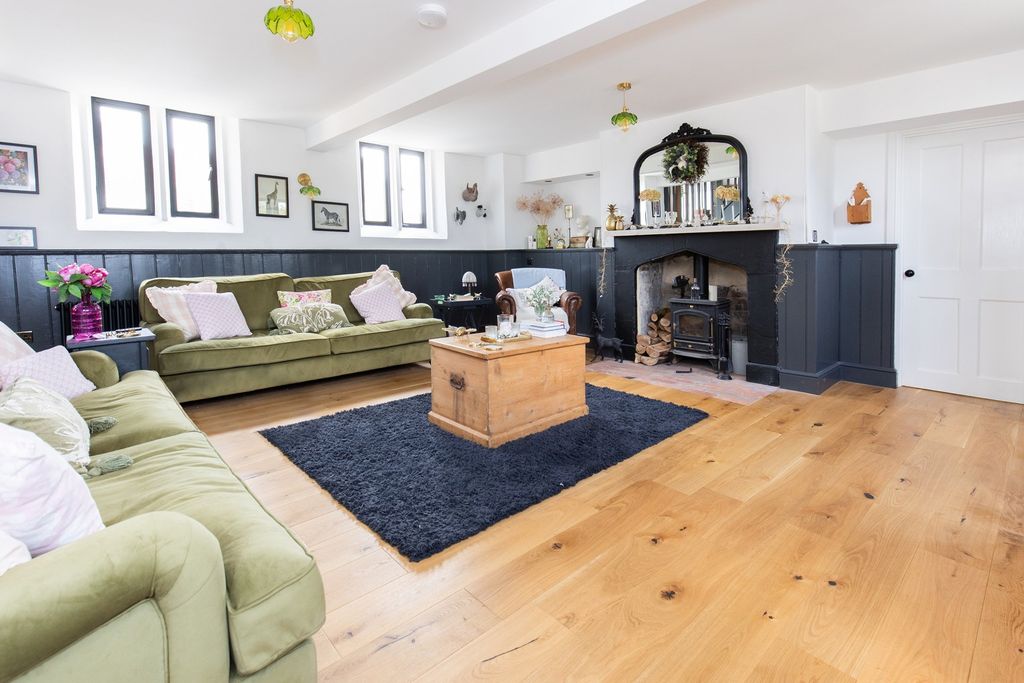 Property photo 2 of 27 3143534