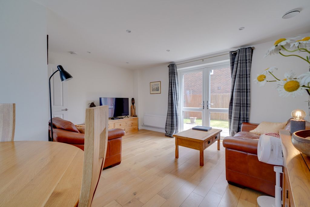 Property photo 2 of 16 4249482