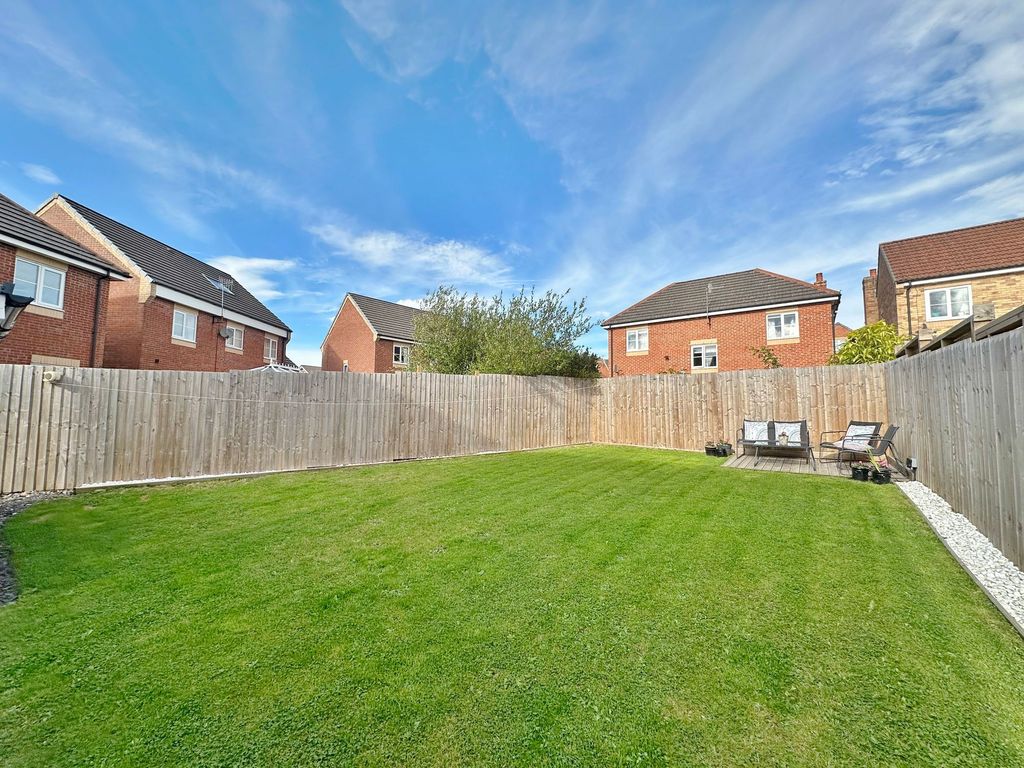 Property photo 2 of 28 Photo 32