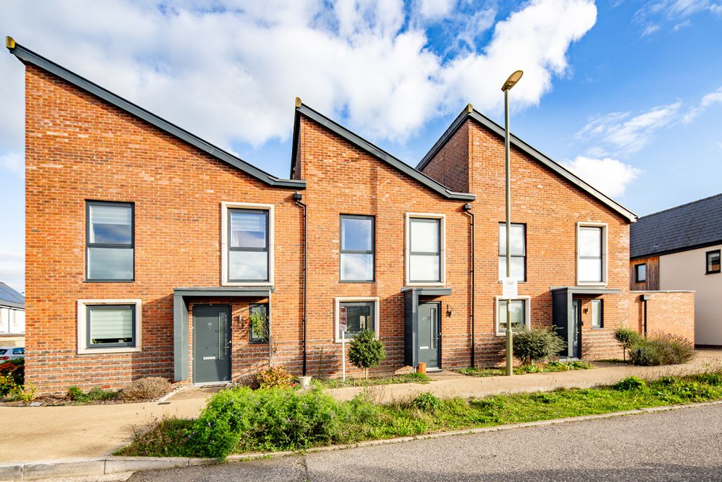 Property photo 1 of 16 Front