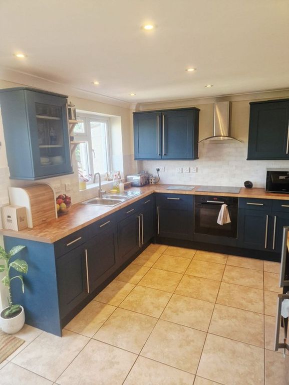 Property photo 2 of 20 Photo 17