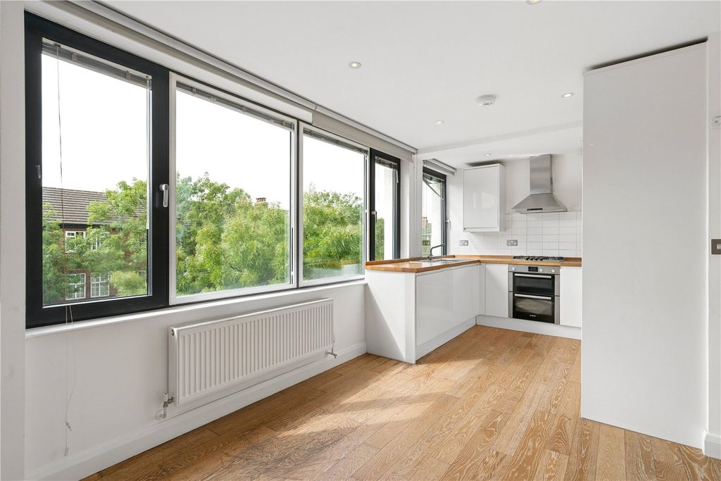 Property photo 3 of 10 Picture No. 05