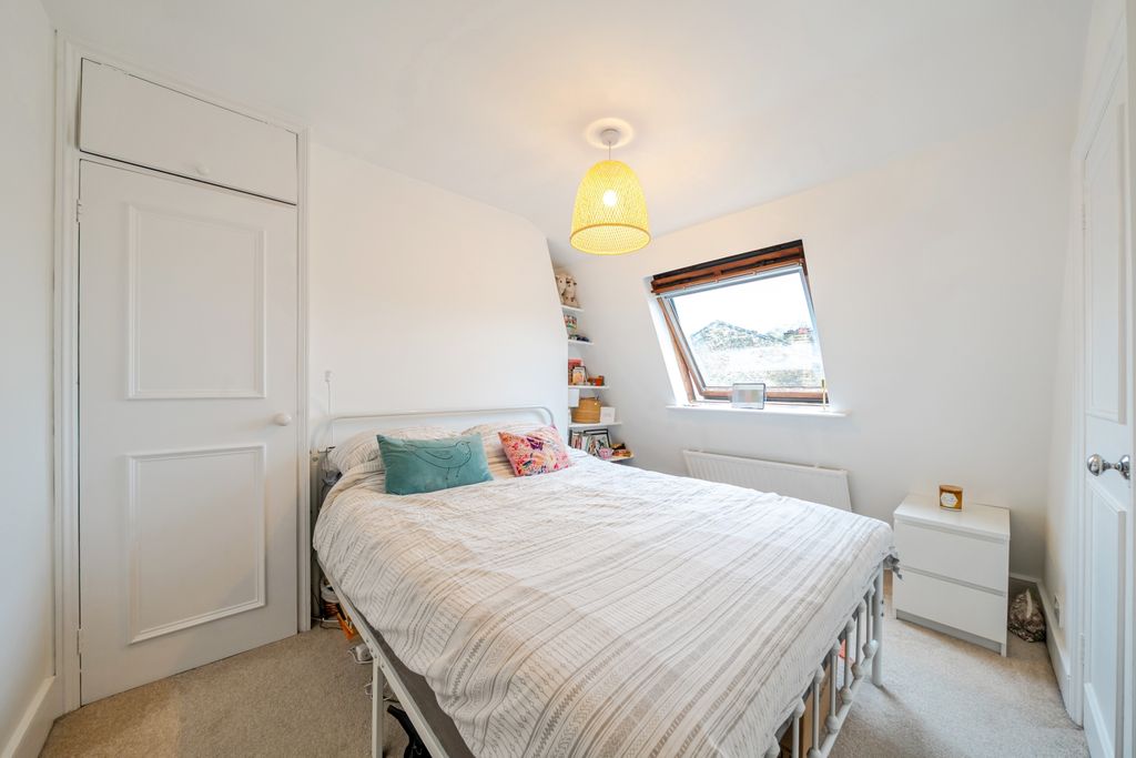 Property photo 2 of 18 1370405-16-68F641162Ab2A