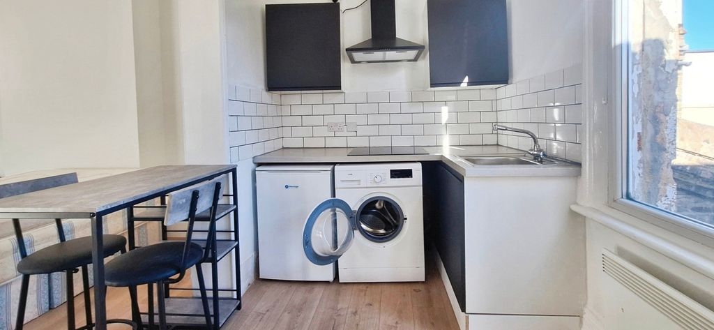 Property photo 2 of 4 Pbox-Img.Jpg