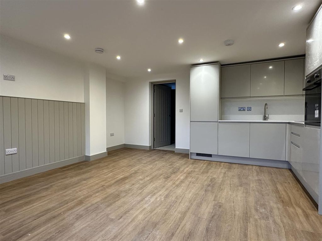 Property photo 1 of 7 Main Room_1