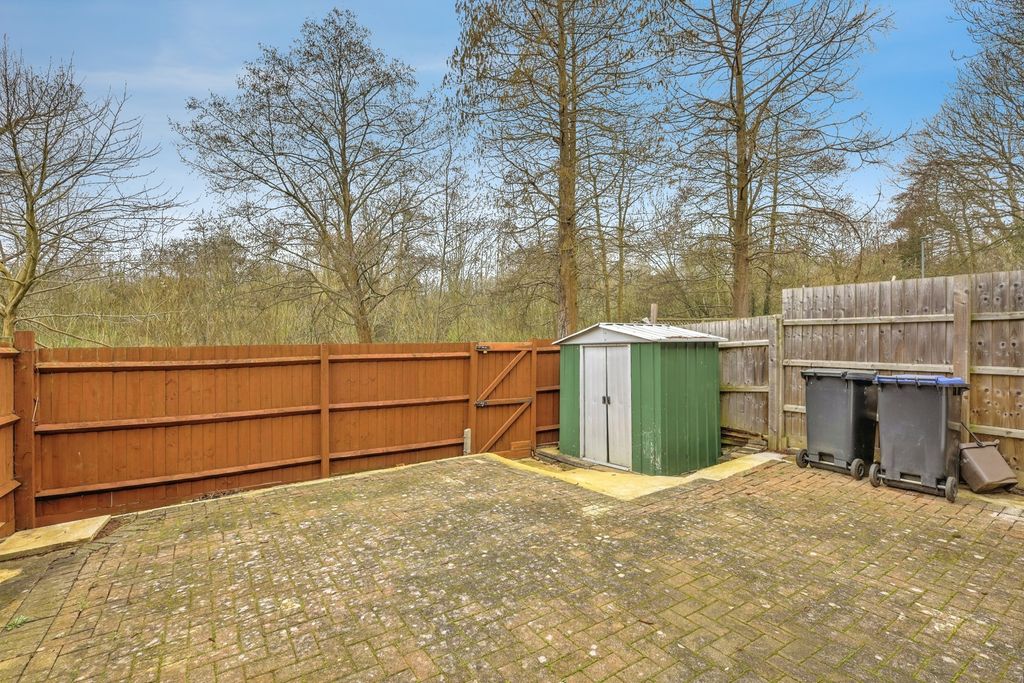 Property photo 3 of 18 Garden