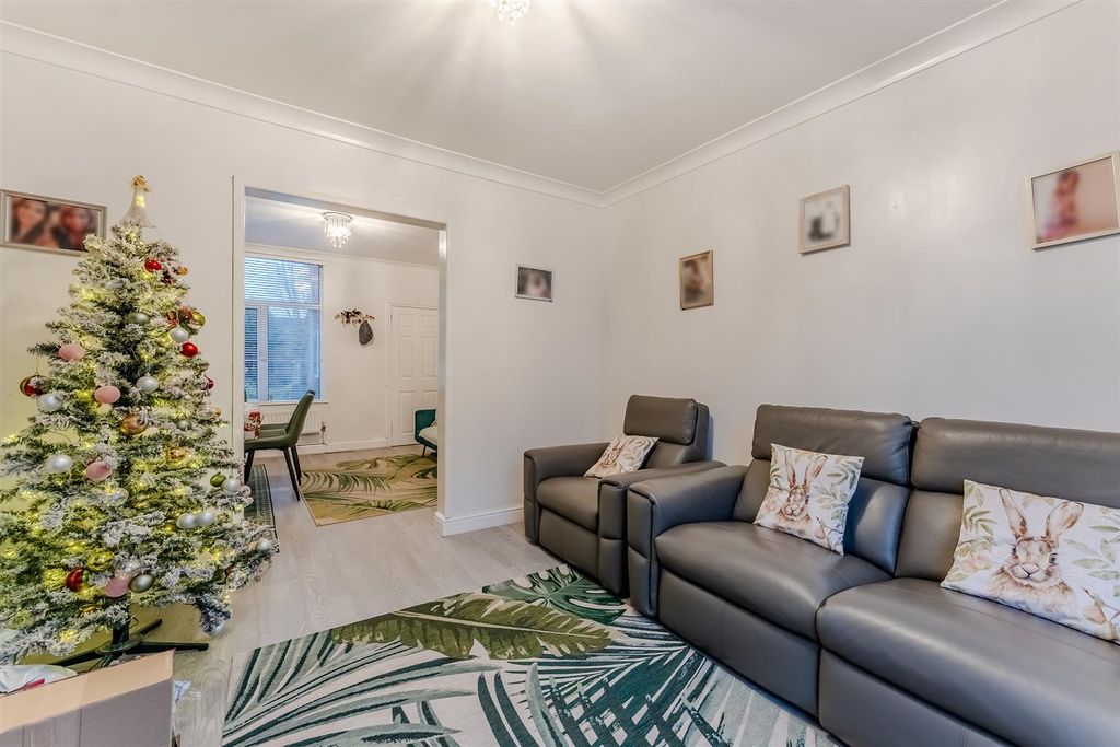 Property photo 3 of 23