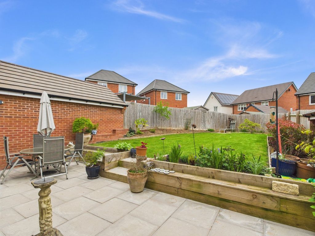 Property photo 2 of 22 Picture No. 19