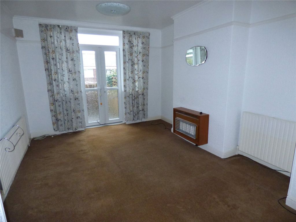 Property photo 3 of 16 Dining Room