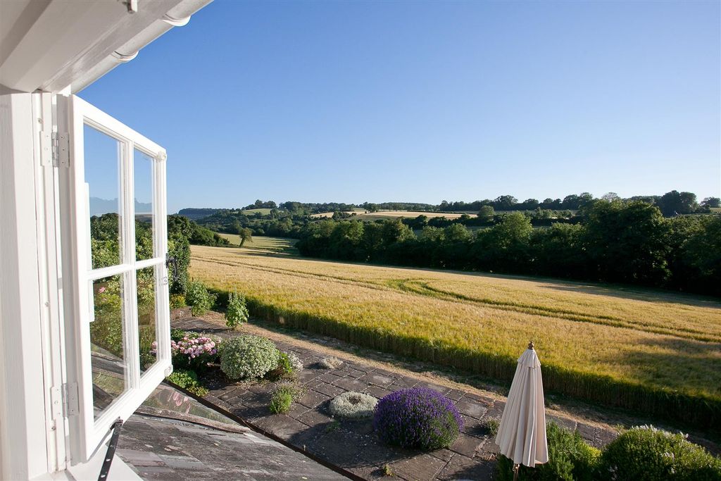 Property photo 2 of 14 Chappetts2018-024.Jpg