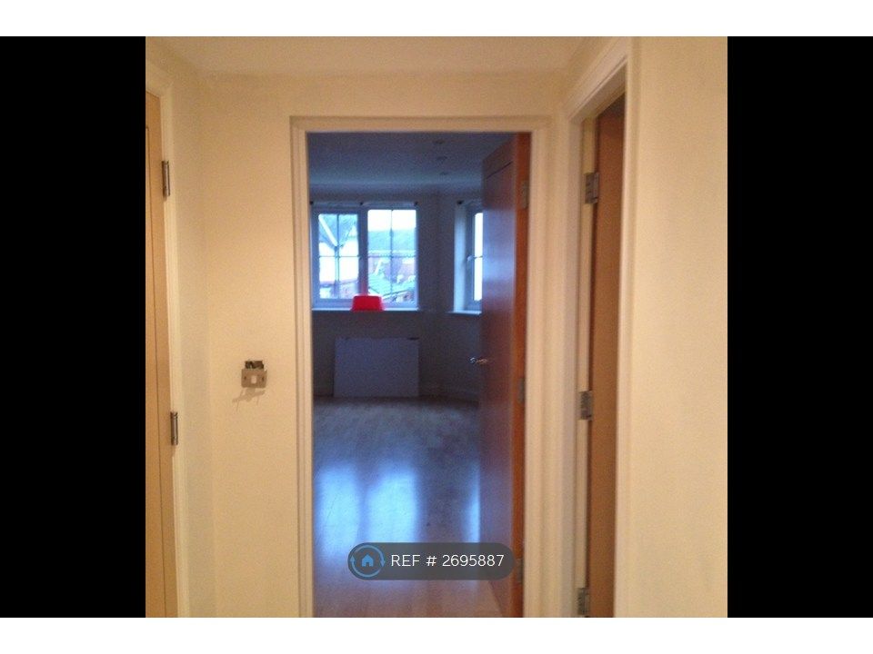 Property photo 3 of 11 Access To Lounge