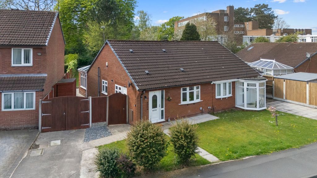 Property photo 1 of 32